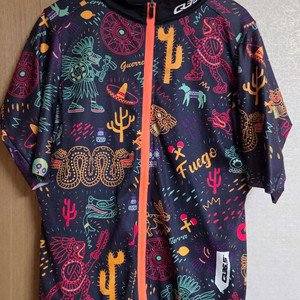 Q365 반팔져지 판매합니다.