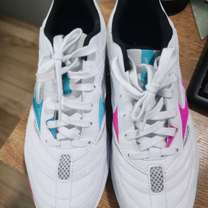 미즈노 웨이브드라이브9 255 팝니다