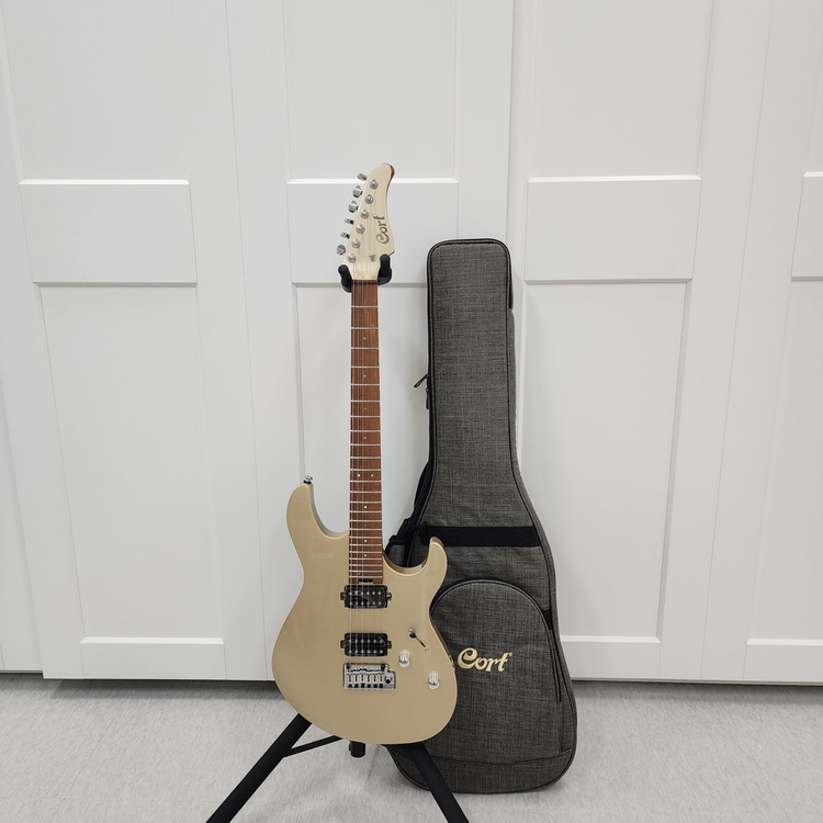 콜트 프리미엄 일렉기타 G300 Pro 골드--0