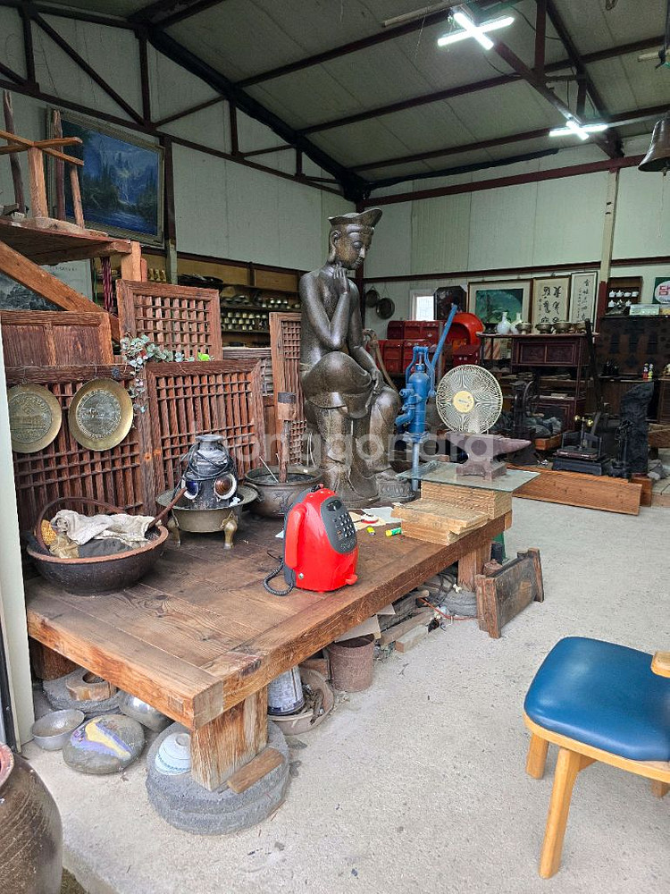 빨강색 공중전화기--5