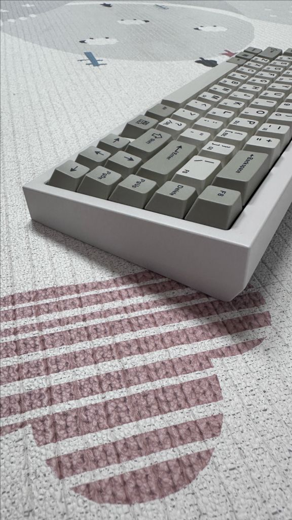 QK65 v1 r2 커스텀 키보드 이미지