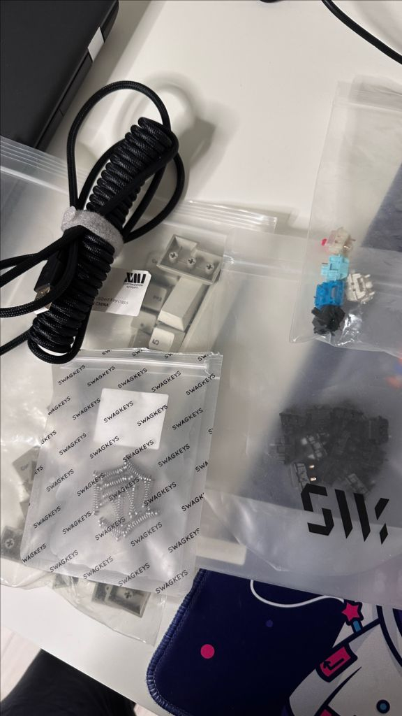 QK65 v1 r2 커스텀 키보드 이미지