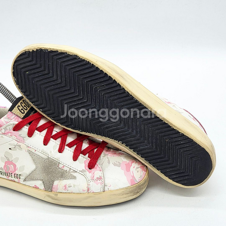 골든구스 우먼스 슈퍼스타 플라워 흰/핑 (38)--2