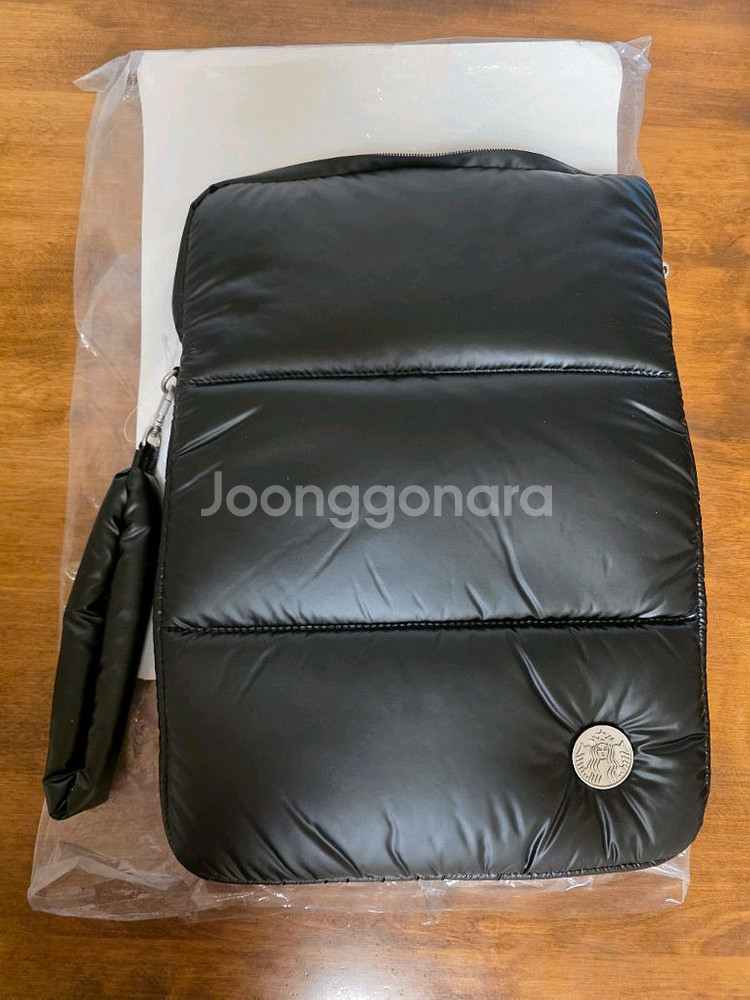 스타벅스 노트북파우치 패딩 새상품--1