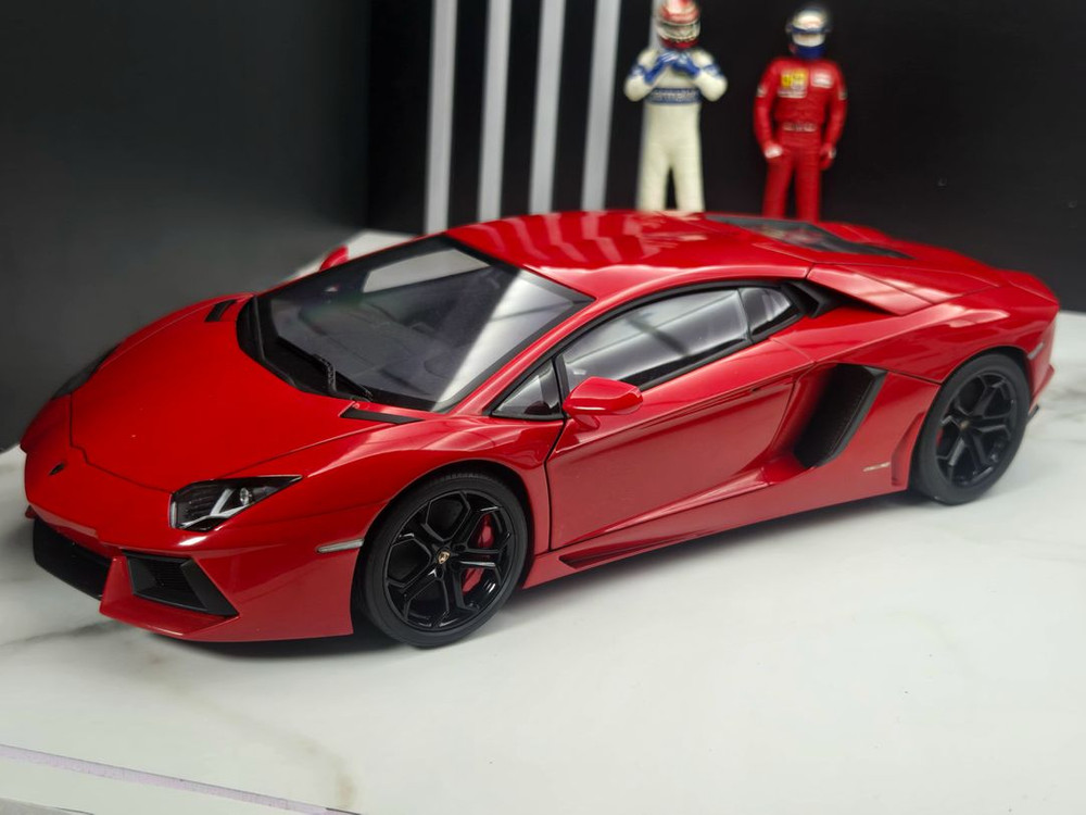 1:18 오토아트 아벤타도르 쿠페 레드--1