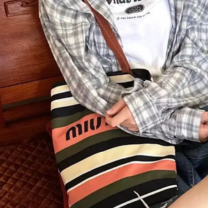 미우미우 에코백