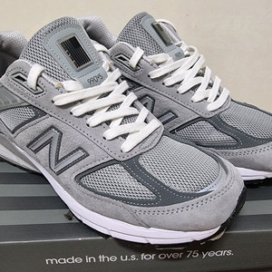뉴발란스 990 v5