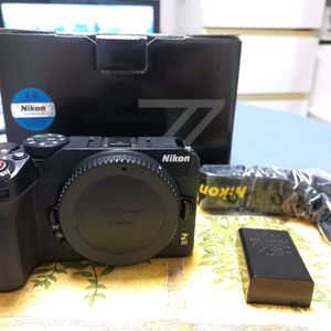 니콘 Z30