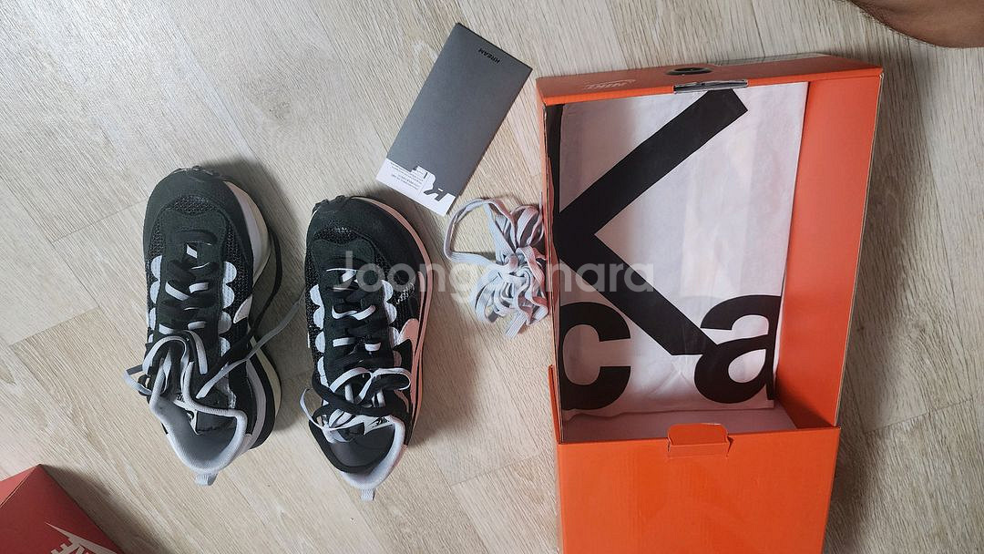 나이키 사카이 블랙화이트 황금사이즈 255 극미중고--2