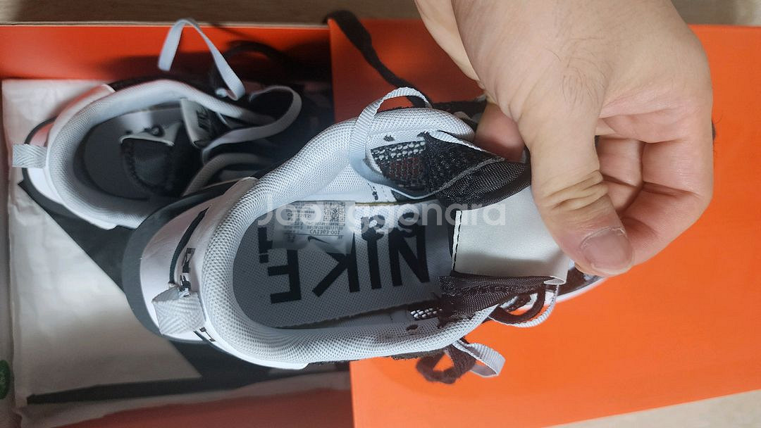 나이키 사카이 블랙화이트 황금사이즈 255 극미중고--6