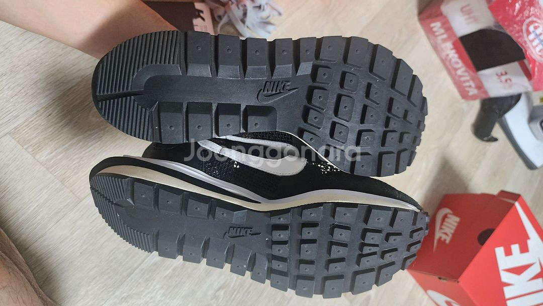 나이키 사카이 블랙화이트 황금사이즈 255 극미중고--5