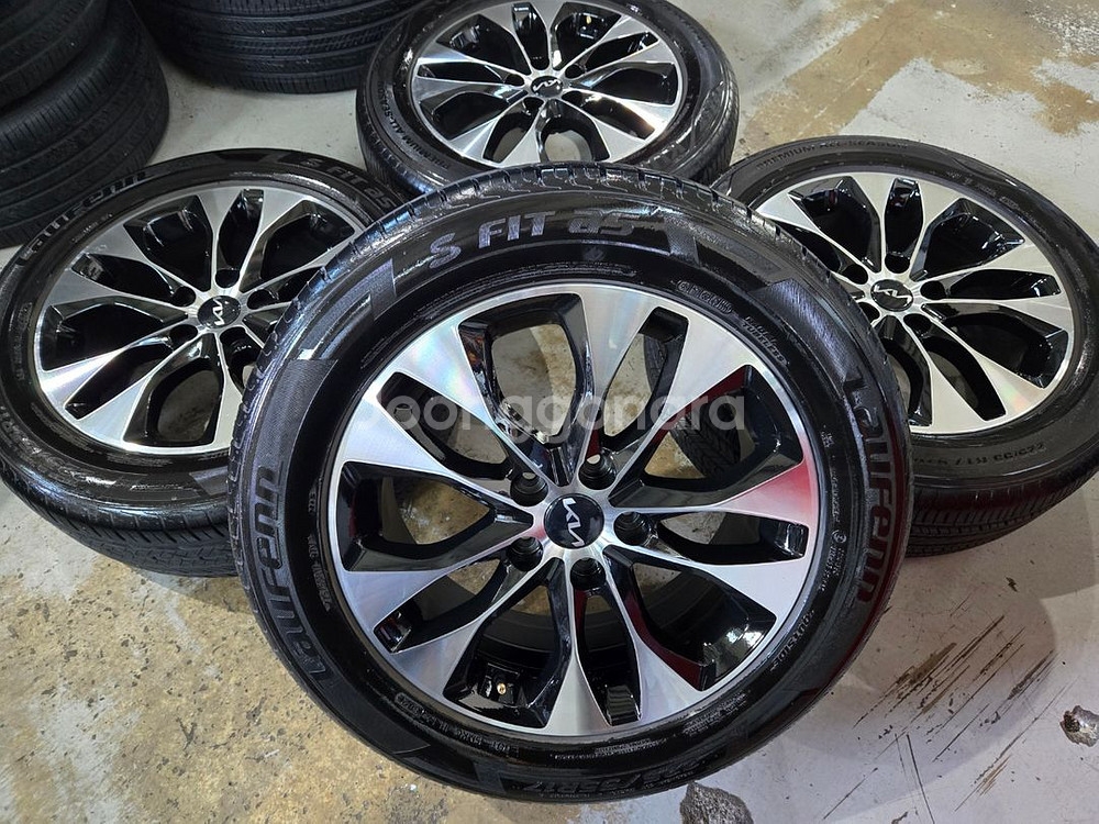 K8 17인치 다이아컷팅 순정 휠타이어 판매합니다--6