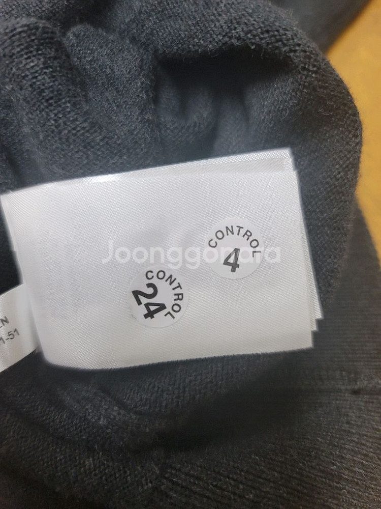 라코스테 V넥 니트 새제품 60% 할인 판매합니다--8