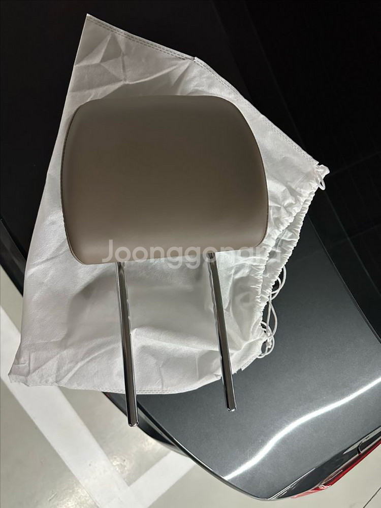 k8 옷걸이용 헤드레스트 순정 (토피브라운)--0