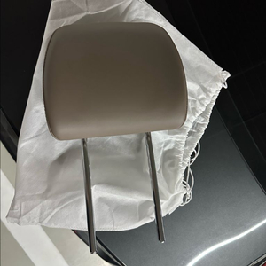 k8 옷걸이용 헤드레스트 순정 (토피브라운)