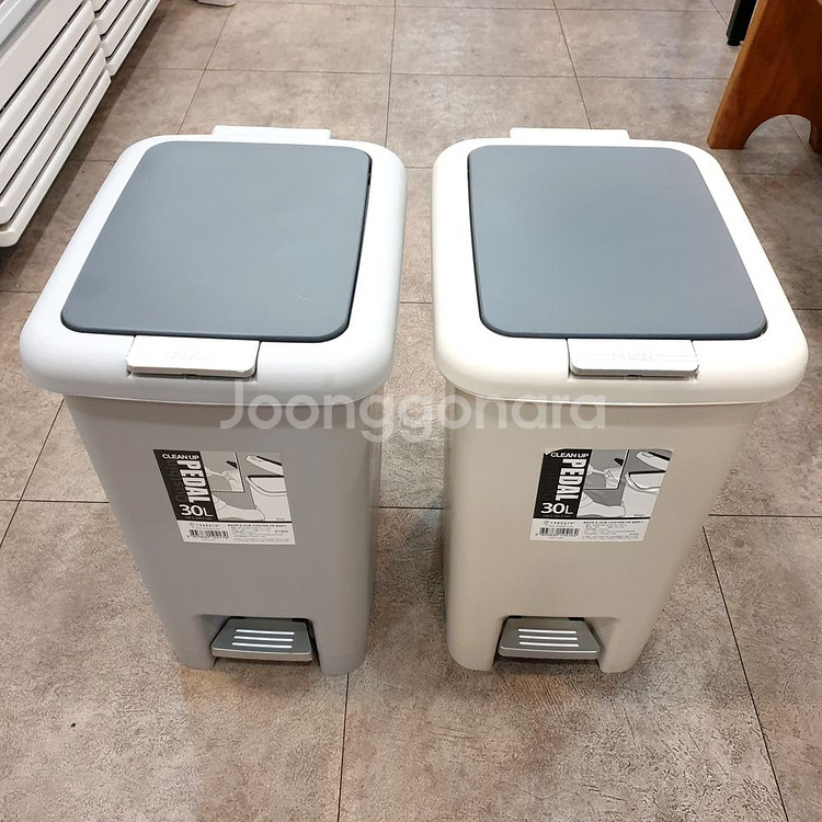 샤바스클린업 페달휴지통 30L 팝니다.--0