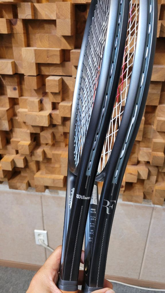 윌슨 A급 테니스라켓 RF pro1 3그립 팝니다 이미지