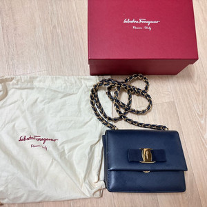 페라가모 지니백 미니 사이즈 네이비색상