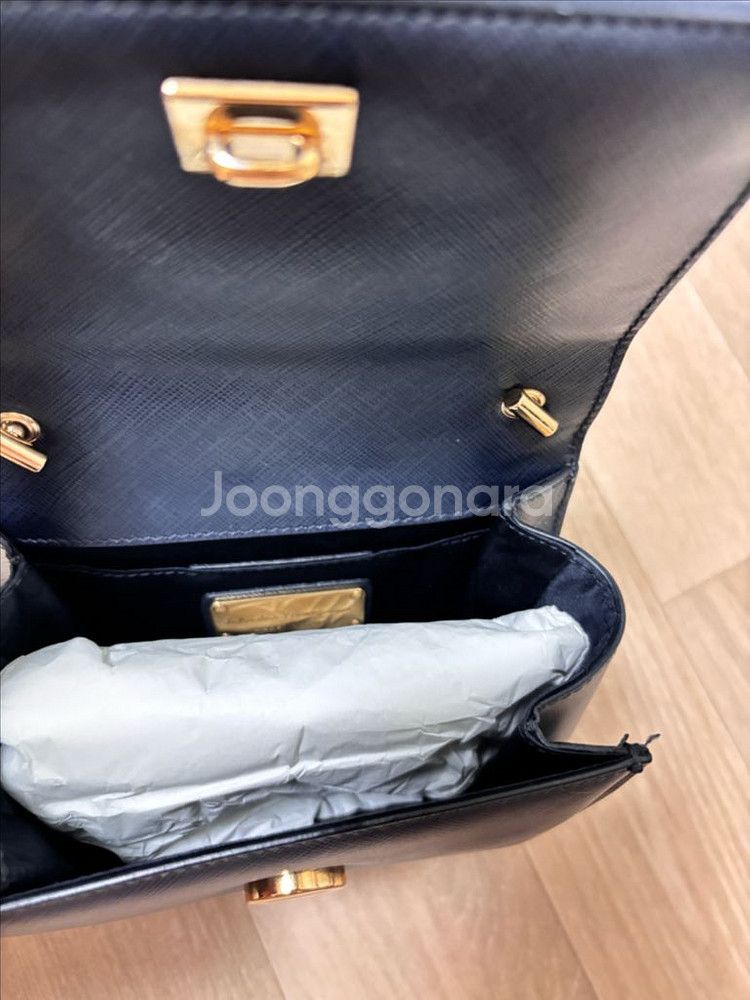 페라가모 지니백 미니 사이즈 네이비색상--2