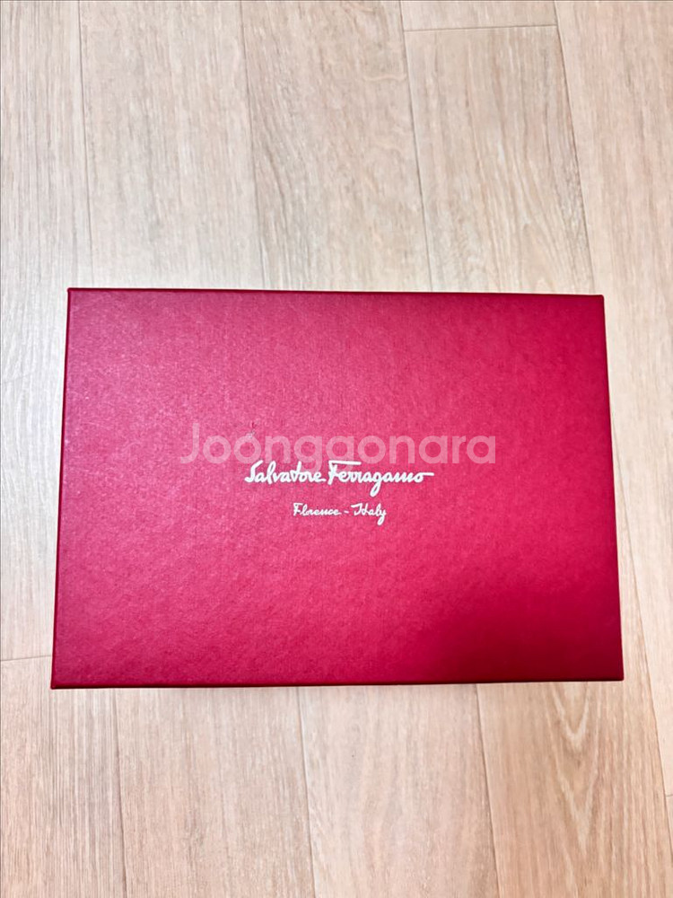 페라가모 지니백 미니 사이즈 네이비색상--7