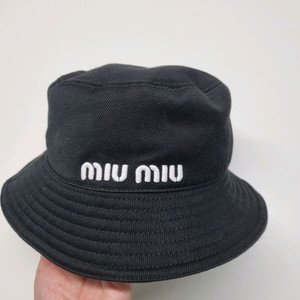 미우미우 버킷햇