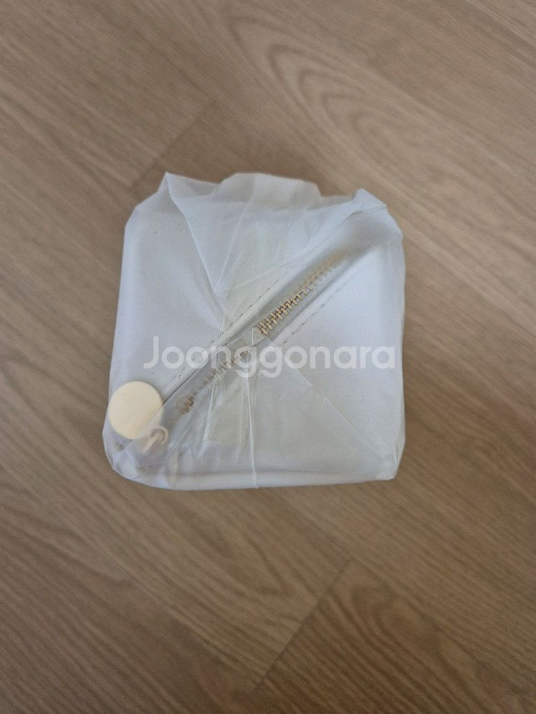 설화수 멀티파우치,꽃게 키링,미키 거울,보다나 빗--1
