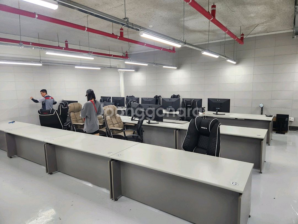 사무용책상 사무실용 가구 화이트 [신품출고]서울 강남구--9