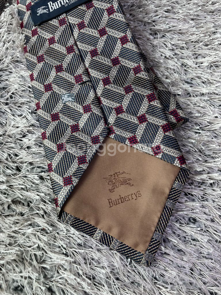 명품 넥타이 개당 25,000원에 팔아요--9