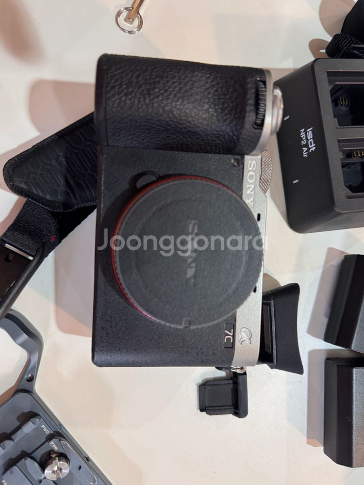 소니 a7c2 배터리 2개 픽다지인 팔캠 충전기 940--3