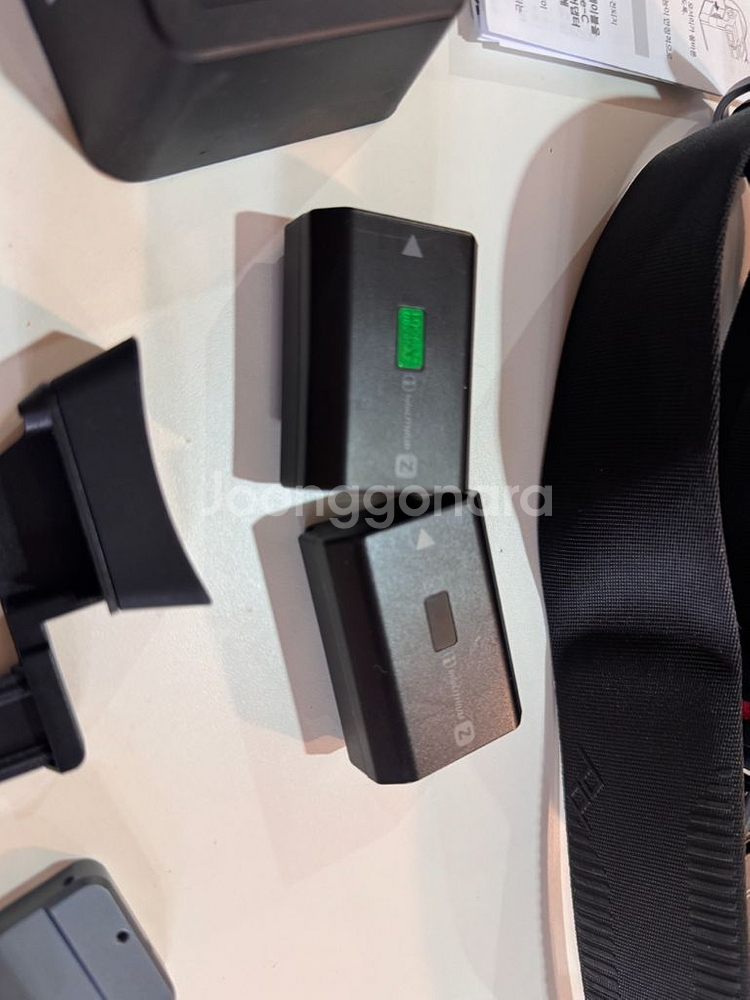 소니 a7c2 배터리 2개 픽다지인 팔캠 충전기 940--1