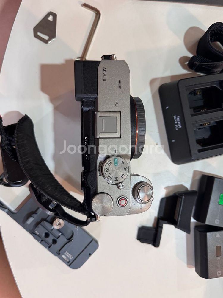 소니 a7c2 배터리 2개 픽다지인 팔캠 충전기 940--5