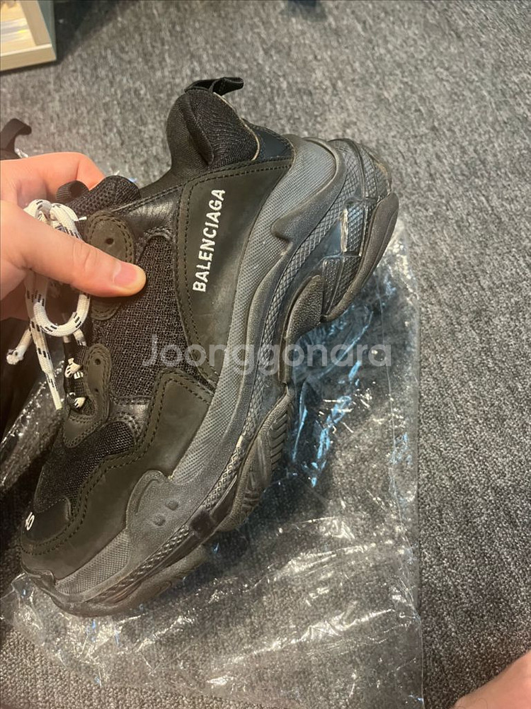 발렌시아가 트리플S 더티블랙40--1