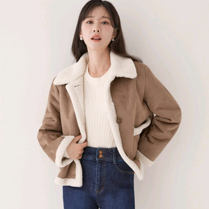 로엠 배색 버튼다운 무스탕