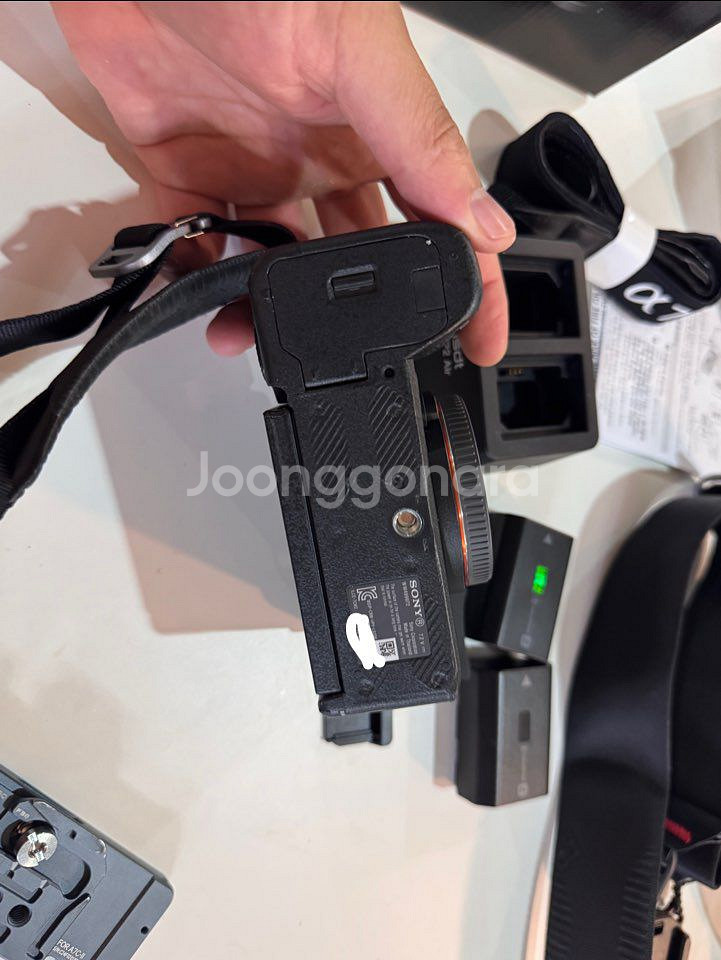 소니 a7c2 배터리 2개 픽다지인 팔캠 충전기 940--8