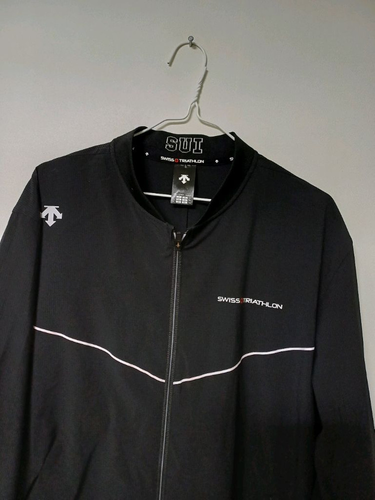 데상트 스위스 트라이슬론 바람막이(사방스판105-110--1