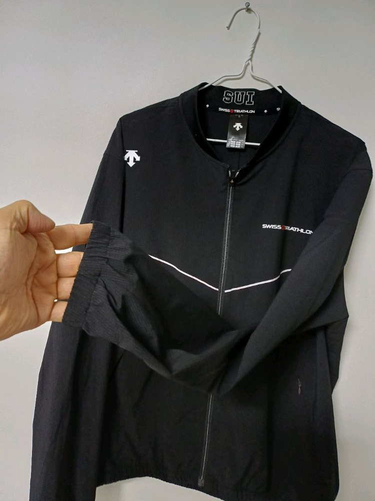 데상트 스위스 트라이슬론 바람막이(사방스판105-110--3