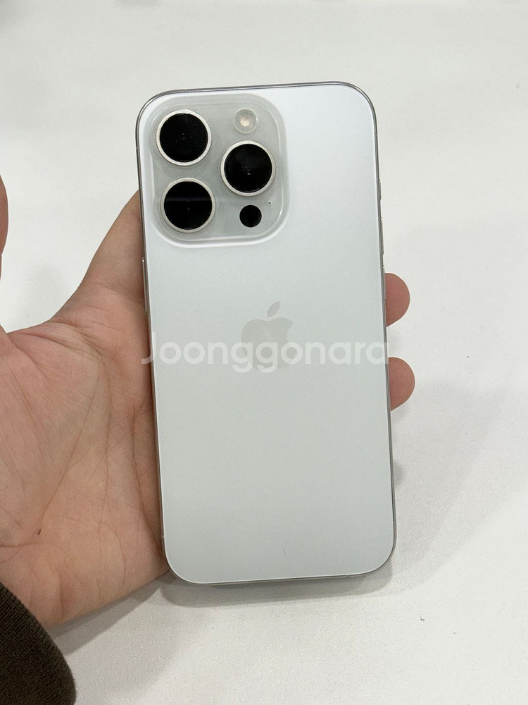 아이폰15프로 화이트티타늄 S급 128GB--0