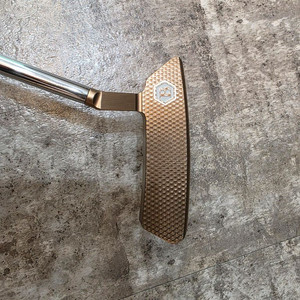 베티 퀸비14번 32인지 퍼터 판매합니다