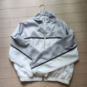 나이키 여성 바시티 우븐재킷 M 새상품