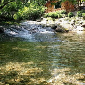 제천 계곡옆 산골흙집 펜션 흙집 돌집 숙박