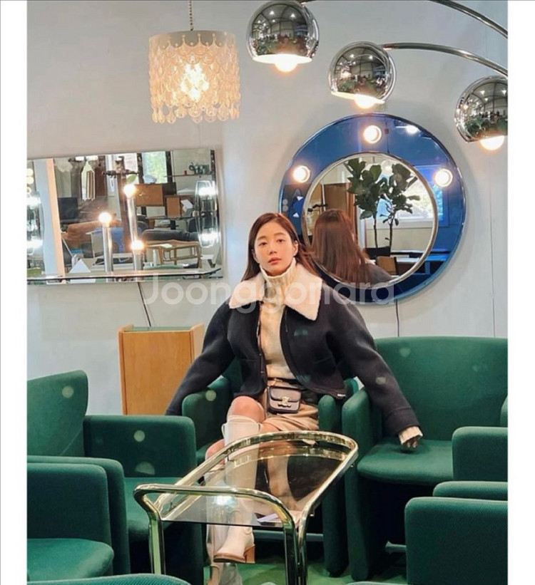 (새상품)온앤온on&on 카라 핸드메이드 자켓--3