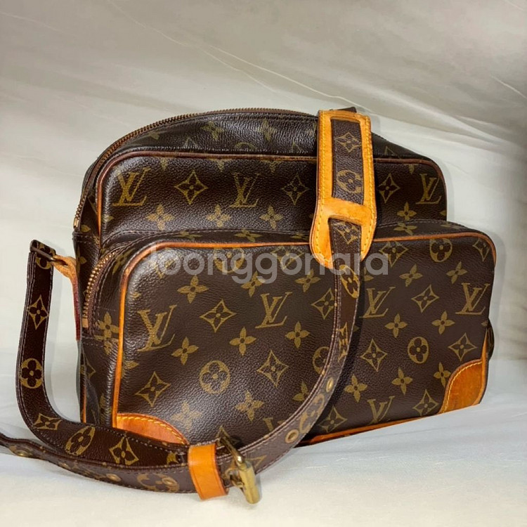 루이비통 닐 크로스백--0