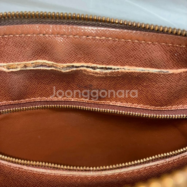 루이비통 닐 크로스백--3