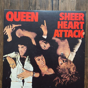 Queen의 초창기 명반 74년일본반