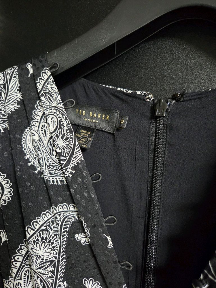 테드베이커 브이넥롱원피스 정품ㅡ가격내링--1