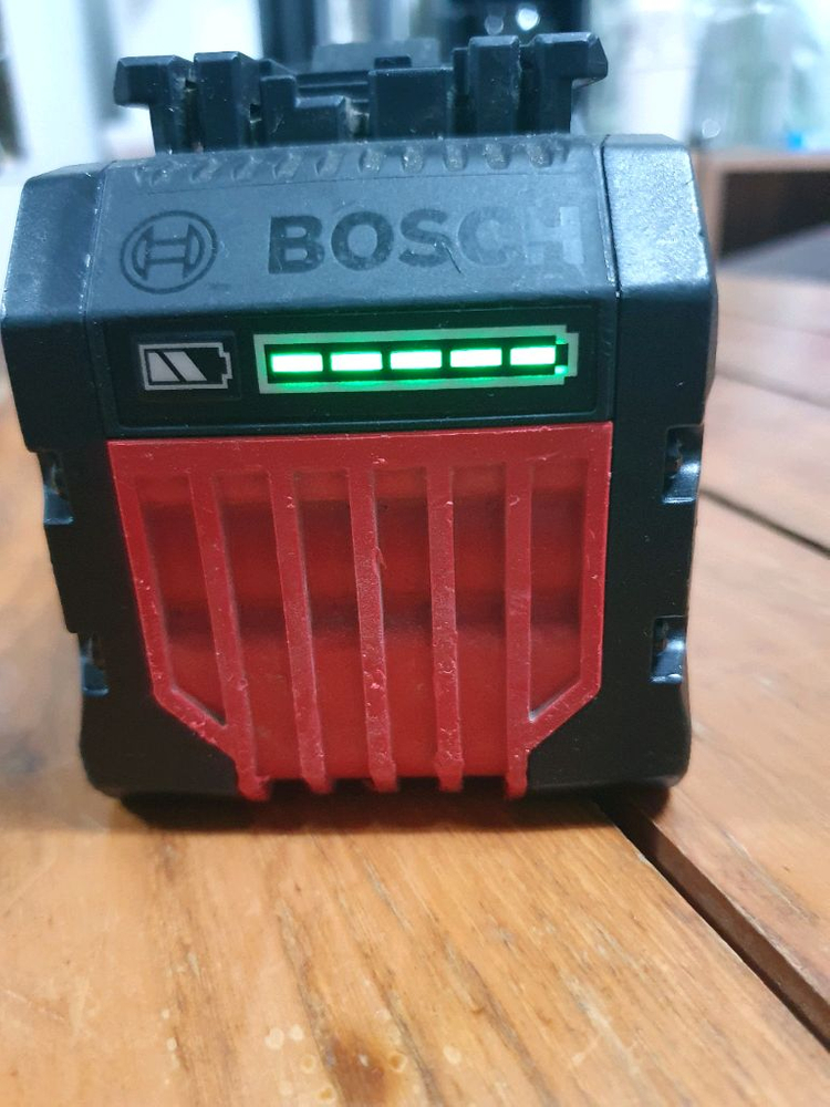 보쉬 6인치반 충전 원형톱 GKS 18V-57--4