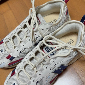 뉴발란스 827 230