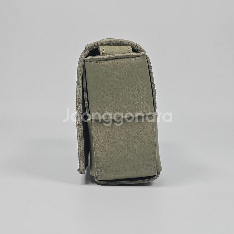 보테가베네타 미니 레더 카세트백--3