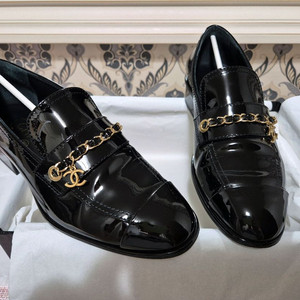 샤넬 CC 로고 체인 유광 로퍼(정품)ㅡ가격내림