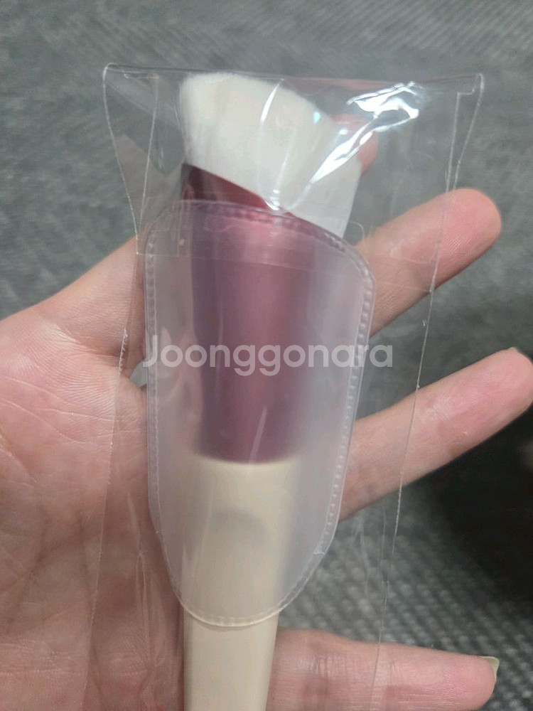 에스쁘아 포어 블러 파운데이션 브러쉬(새상품)--1